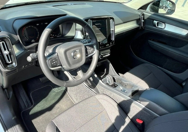 Volvo XC 40 cena 152500 przebieg: 49300, rok produkcji 2021 z Nowy Targ małe 254
